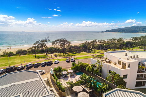 Bayview Beachfront Apartments, In Town Right On The Beach - Accommodation in Surfers Paradise 3