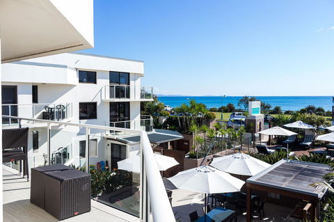 Bayview Beachfront Apartments, In Town Right On The Beach - Accommodation in Surfers Paradise 15
