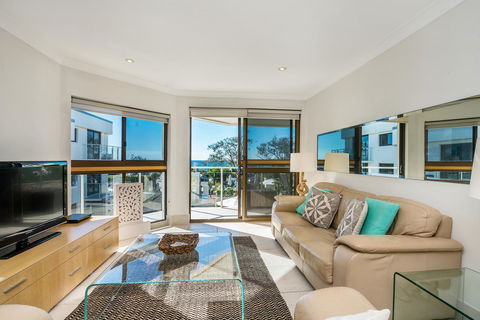 Bayview Beachfront Apartments, In Town Right On The Beach - Accommodation in Surfers Paradise 38