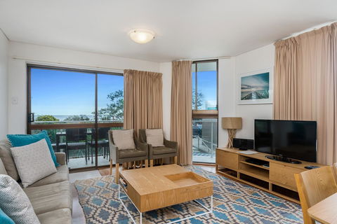 Bayview Beachfront Apartments, In Town Right On The Beach - Accommodation in Surfers Paradise 35
