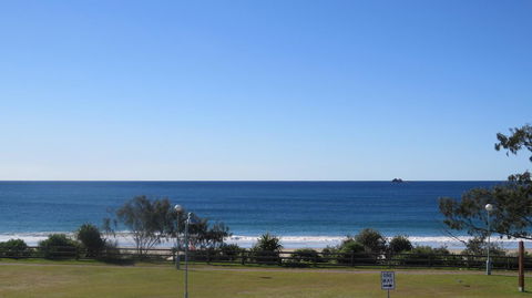 Bayview Beachfront Apartments, In Town Right On The Beach - Accommodation in Surfers Paradise 28
