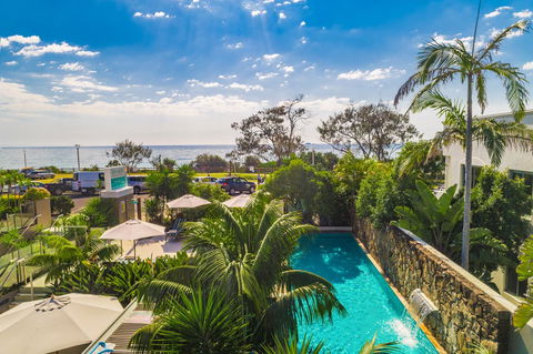 Bayview Beachfront Apartments, In Town Right On The Beach - Accommodation in Surfers Paradise 0