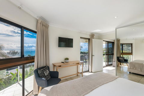 Bayview Beachfront Apartments, In Town Right On The Beach - Accommodation in Surfers Paradise 33
