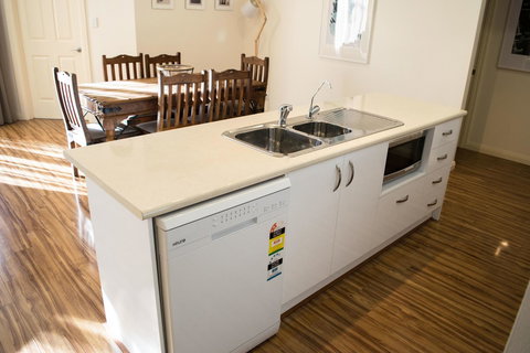 Longreach At Port Elliot - Accommodation in Surfers Paradise 11