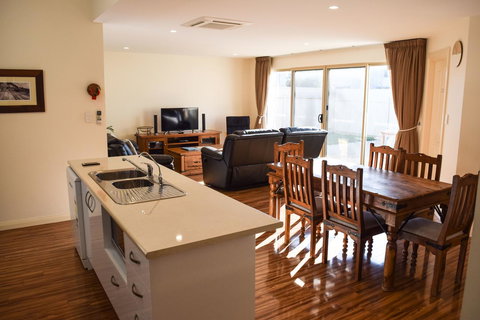 Longreach At Port Elliot - Accommodation in Surfers Paradise 8