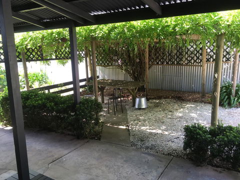 Hilltop Too - Accommodation in Surfers Paradise 11