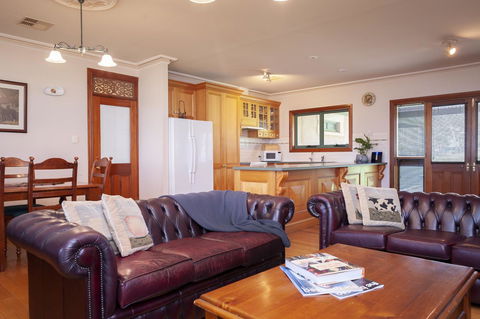 Angaston Saleyards Luxury Accommodation - Accommodation in Surfers Paradise 5