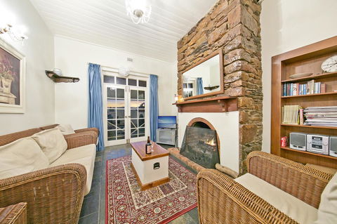 Vineyard Cottage BnB - Accommodation in Surfers Paradise 3