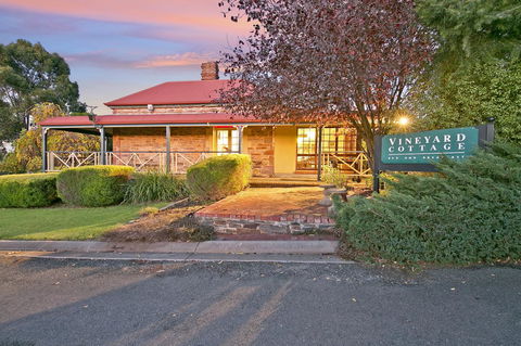 Vineyard Cottage BnB - Accommodation in Surfers Paradise 8