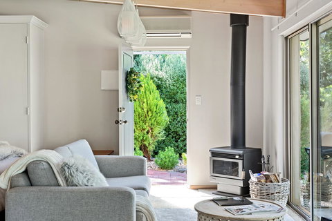 Adelaide Hills Retreats - Accommodation in Surfers Paradise 20