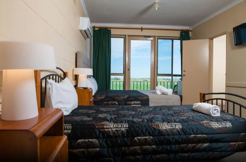 Tailem Bend Riverside Hotel - Accommodation in Surfers Paradise 1