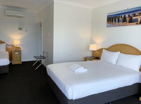 Hilton Beachfront Motel - Accommodation in Surfers Paradise 2