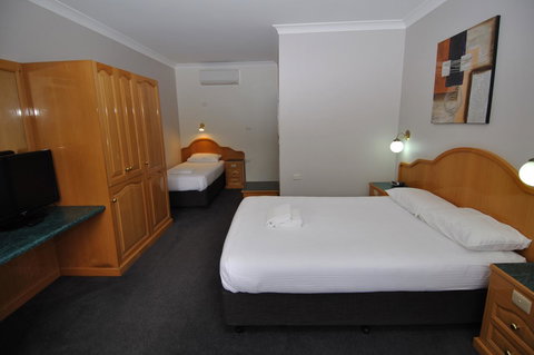 Hilton Beachfront Motel - Accommodation in Surfers Paradise 36