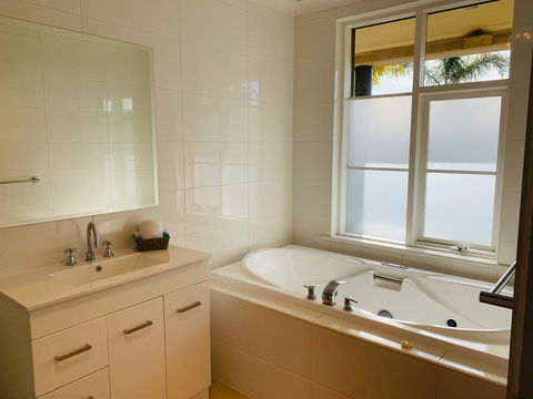 The Bluff Resort Apartments - Accommodation in Surfers Paradise 3