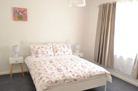 Prospect Holiday House - Accommodation in Surfers Paradise 1