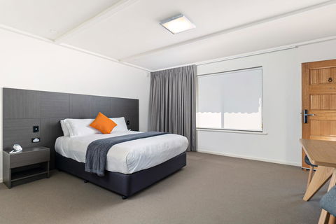 Mick O\'Sheas - Accommodation in Surfers Paradise 4