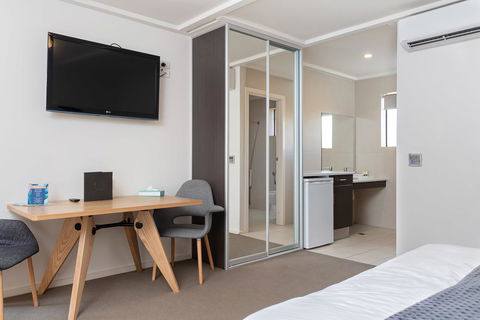 Mick O\'Sheas - Accommodation in Surfers Paradise 1