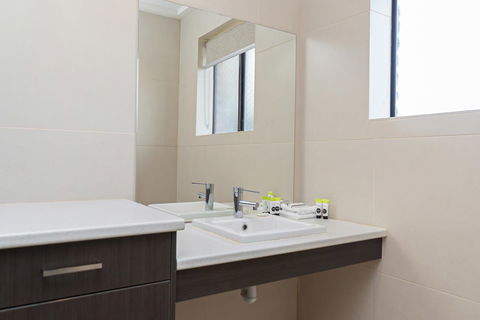 Mick O\'Sheas - Accommodation in Surfers Paradise 2