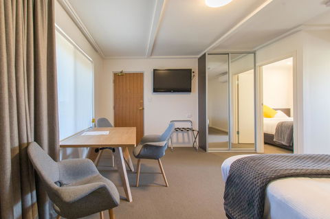 Mick O\'Sheas - Accommodation in Surfers Paradise 5