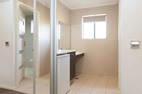 Mick O\'Sheas - Accommodation in Surfers Paradise 3