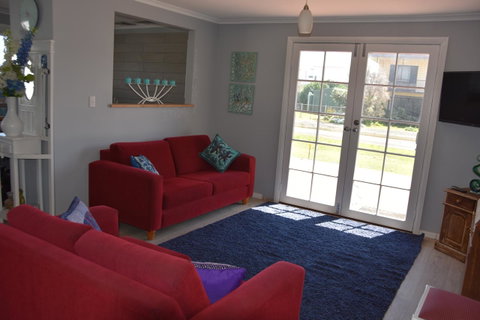 Beach Life Retreat - Accommodation in Surfers Paradise 1