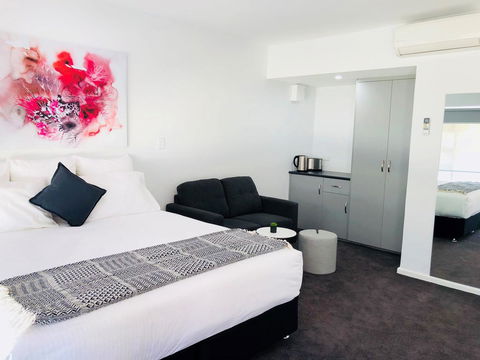 The Avenue Inn - Accommodation in Surfers Paradise 0