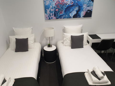 The Avenue Inn - Accommodation in Surfers Paradise 3