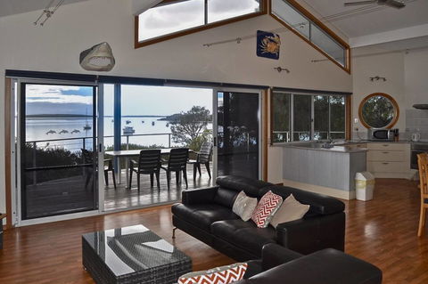 Rest A Shore Coffin Bay - Accommodation in Surfers Paradise 3