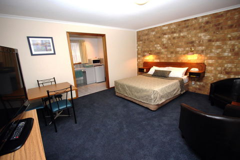 Clare Central - Accommodation in Surfers Paradise 16
