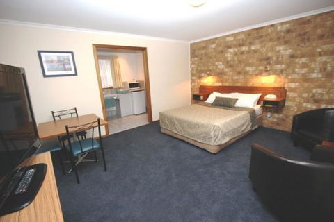 Clare Central - Accommodation in Surfers Paradise 12