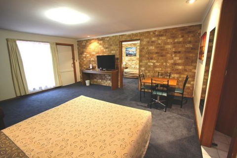 Clare Central - Accommodation in Surfers Paradise 13