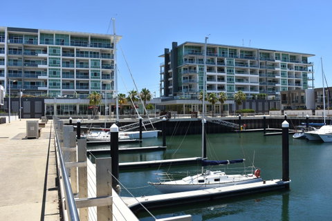 Breakwater Apartment - Accommodation in Surfers Paradise 1
