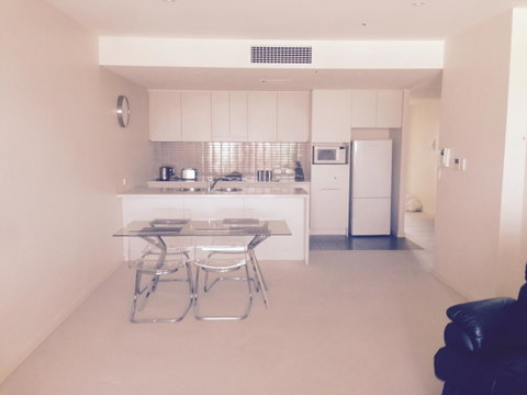 Breakwater Apartment - Accommodation in Surfers Paradise 10