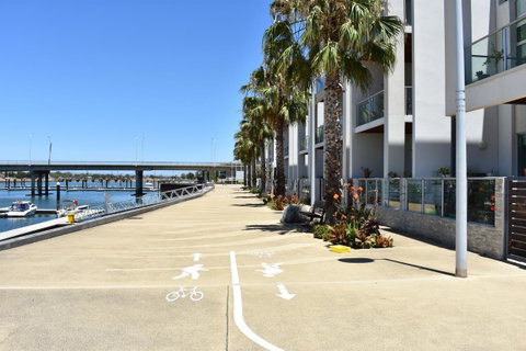 Breakwater Apartment - Accommodation in Surfers Paradise 5
