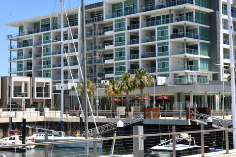 Breakwater Apartment - Accommodation in Surfers Paradise 0