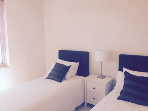 Breakwater Apartment - Accommodation in Surfers Paradise 9