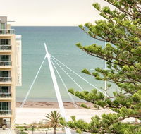 Beachside luxury  comfort ocean views in Glenelg - Accommodation in Surfers Paradise