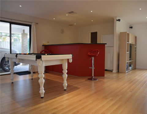 South Coast Escape - Accommodation in Surfers Paradise 8