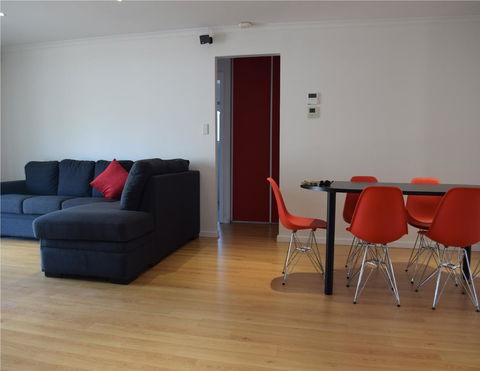 South Coast Escape - Accommodation in Surfers Paradise 10