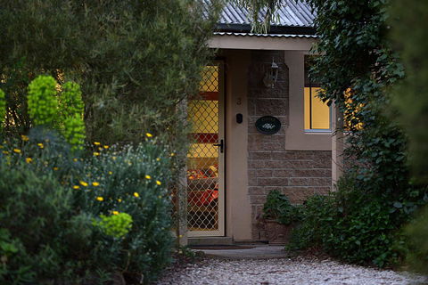 Riesling Trail & Clare Valley Cottages - Accommodation in Surfers Paradise 1