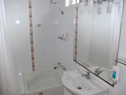 Guichen Bay Motel - Accommodation in Surfers Paradise 43