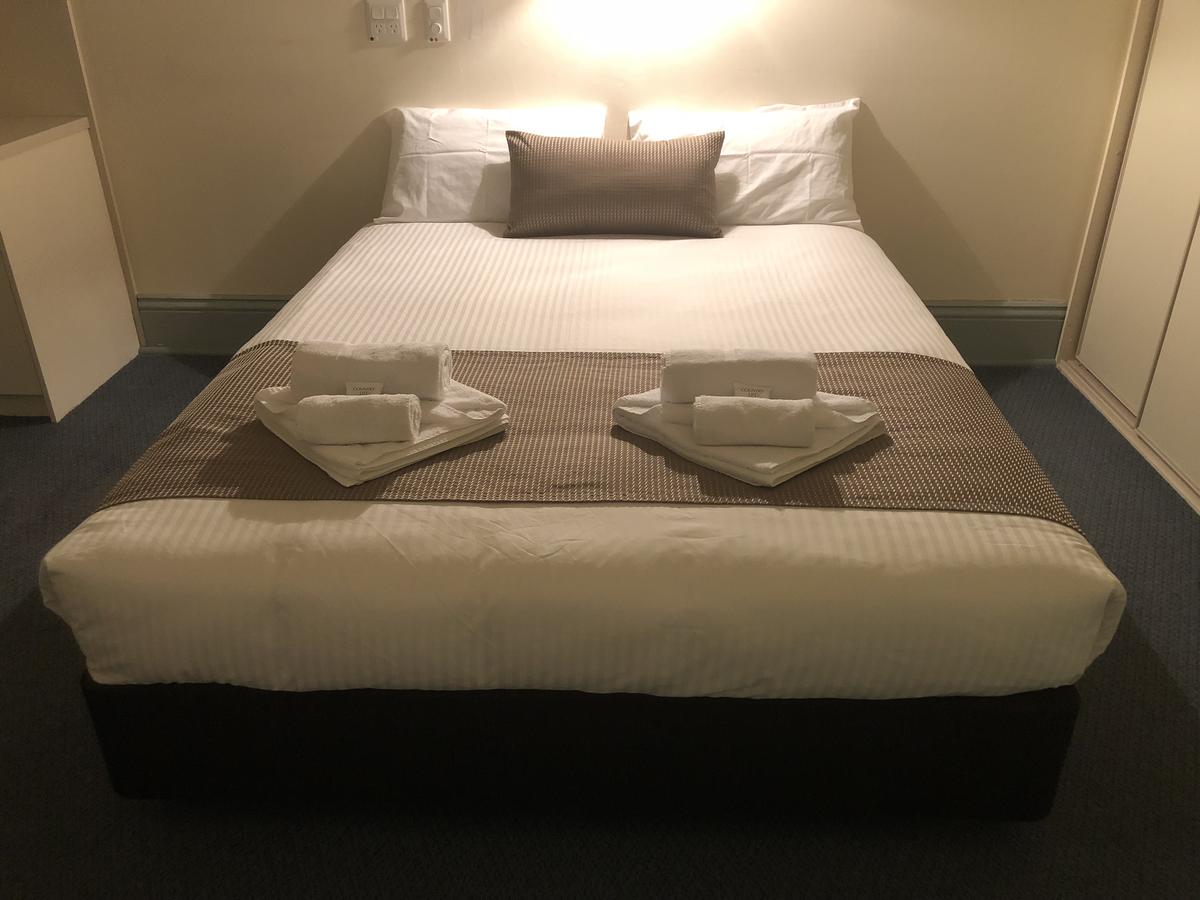 Coonamia SA Accommodation in Surfers Paradise