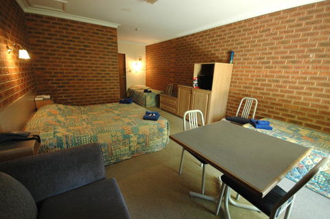 Burra Motor Inn - Accommodation in Surfers Paradise 40