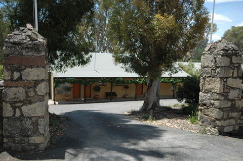 Burra Motor Inn - Accommodation in Surfers Paradise 13