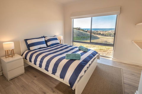 Middle River Beach House, Western House - Accommodation in Surfers Paradise 9