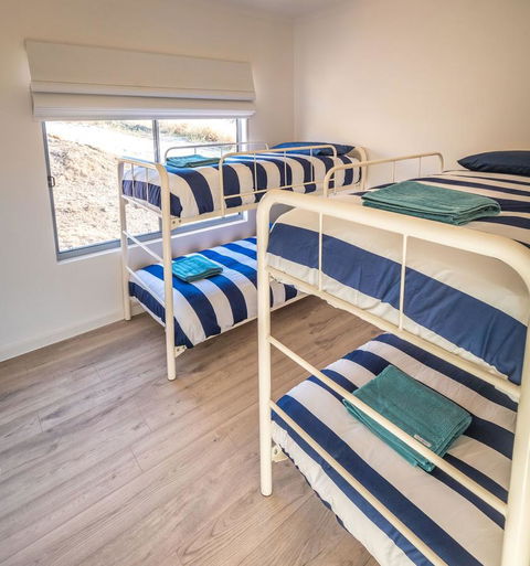 Middle River Beach House, Western House - Accommodation in Surfers Paradise 11