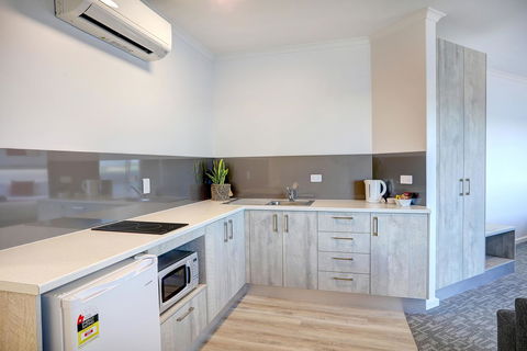 Limani Motel - Accommodation in Surfers Paradise 13