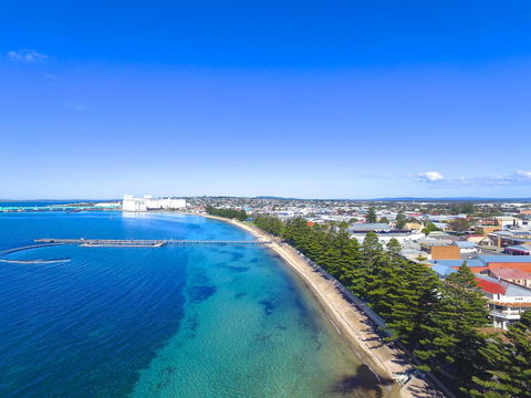Limani Motel - Accommodation in Surfers Paradise 0