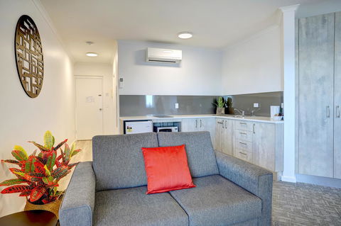 Limani Motel - Accommodation in Surfers Paradise 14