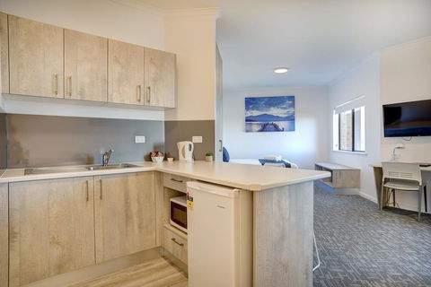 Limani Motel - Accommodation in Surfers Paradise 39